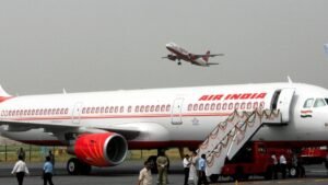 Air India CEO search narrows to Singapore Air executive Kannan and insider Nipun Aggarwal, sources say