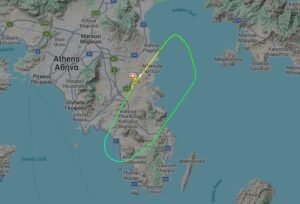 Airliner returns to Athens for unscheduled landing, 3 light injuries