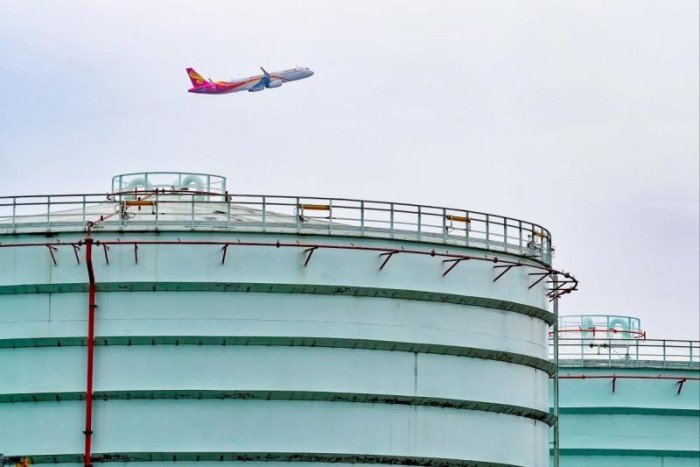Bangkok Post - Hong Kong airport set for volume shift after flights rejigged amid fuel crisis