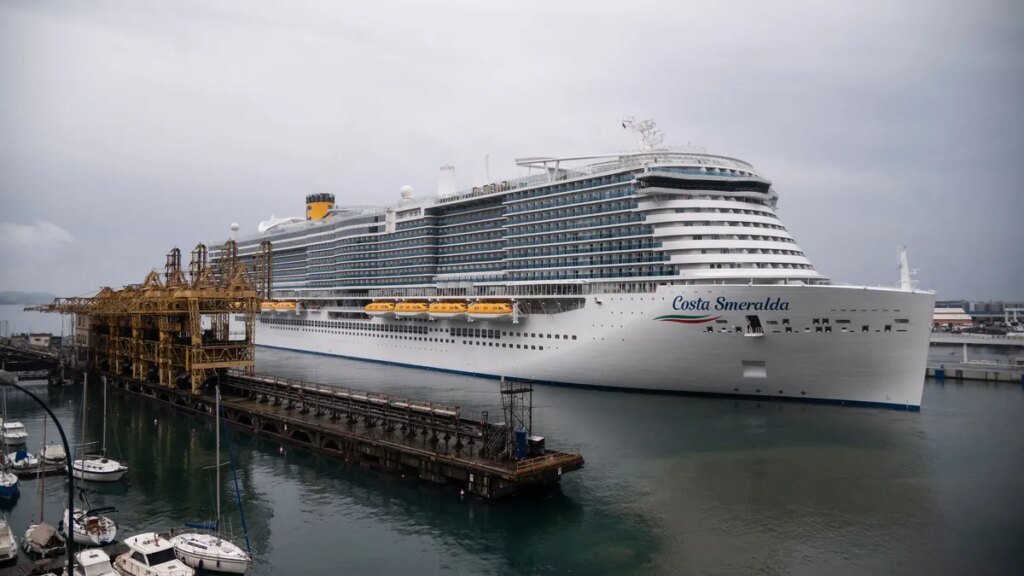 Costa Cruises warns guests of fee for bringing food back to cabins