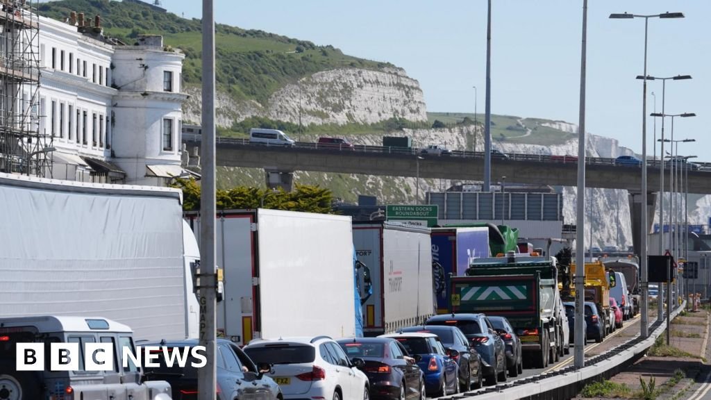 Delays in Kent at Port of Dover and Sheppey Crossing - BBC
