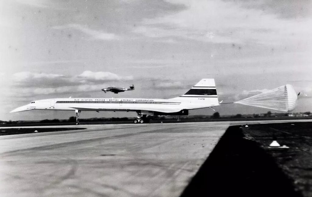 Despite having full support of the mighty British and French governments the Concorde took 2,500 days to go from the drawing board to it's first supersonic flight, this American startup building a luxury jet that can fly from NYC to London in 55 mins acheived that in 364 days