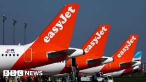 EasyJet boss says 'don't panic' over summer jet fuel supplies - BBC