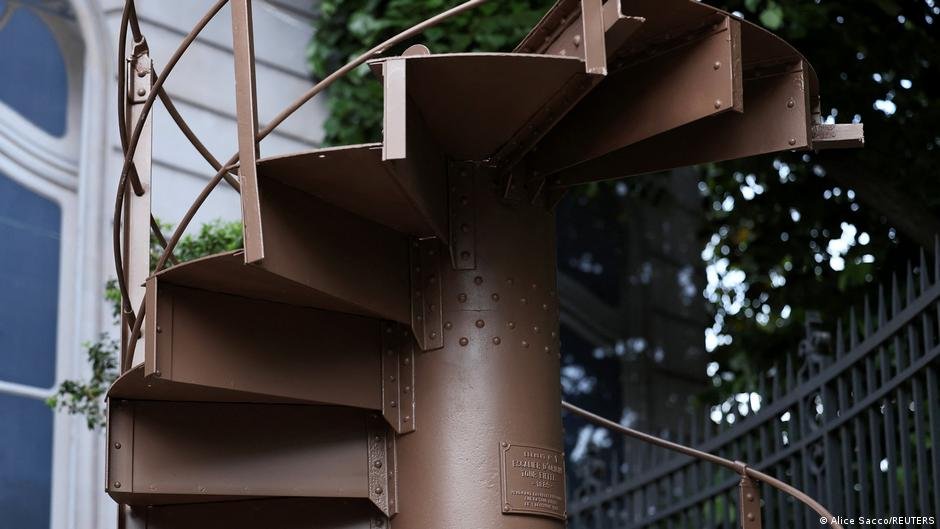 France: Part of Eiffel Tower sold at auction for €450,000