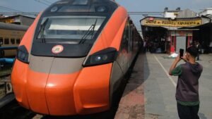 Here's what it's like to ride India's sleek new sleeper train - BBC