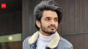 Indian-origin biotech engineer admits exposing himself on Emirates flight to UK | World News