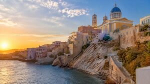 Live for free on a Greek island: what you have to do