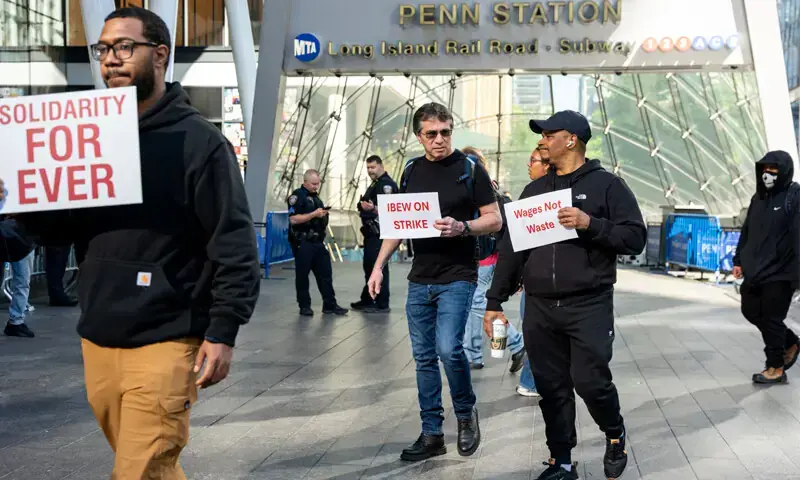 Long Island rail strike halts busiest US commuter line - Newspaper