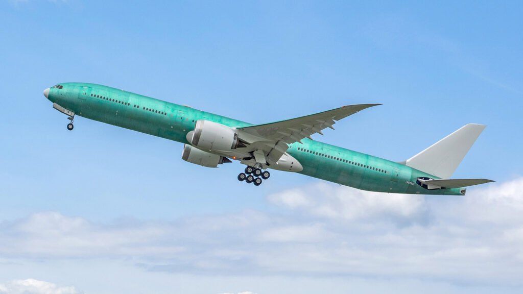 Lufthansa’s first 777-9 takes flight