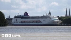 More than 1,000 passengers held on cruise after gastrointestinal illness outbreak - BBC