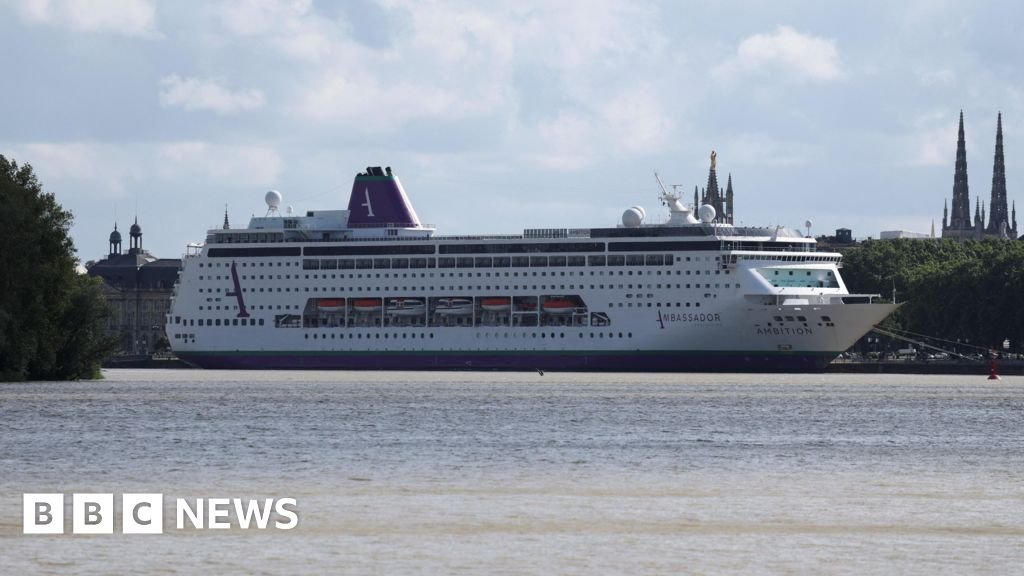 More than 1,000 passengers held on cruise after gastrointestinal illness outbreak - BBC