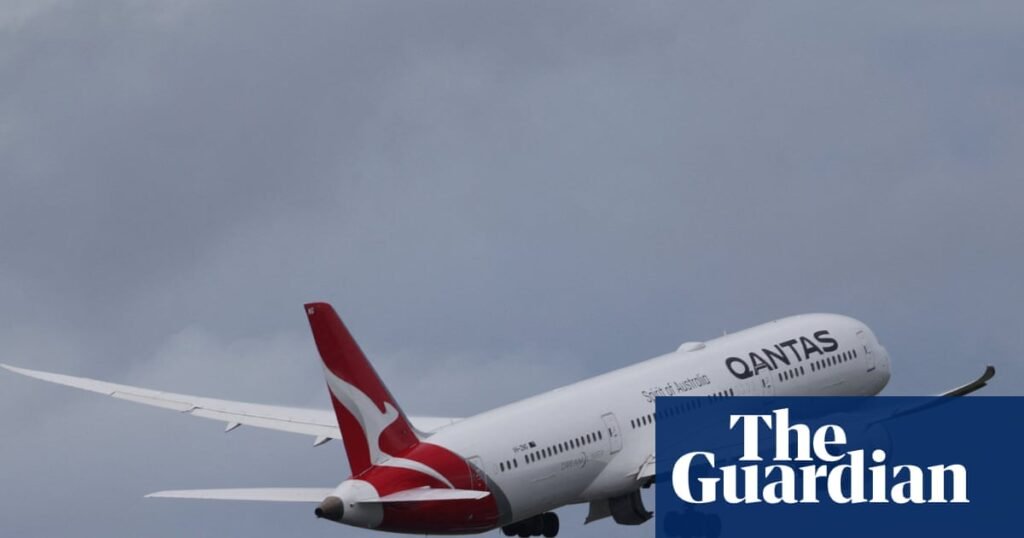 Passenger banned from Qantas after allegedly biting attendant on flight from Australia to US | Qantas