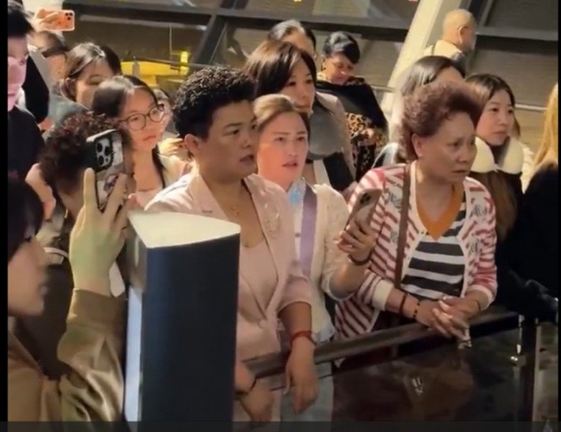 Passengers stranded in Shanghai after KL-bound flight cancelled without notice, rescheduled 50 hours later (video)