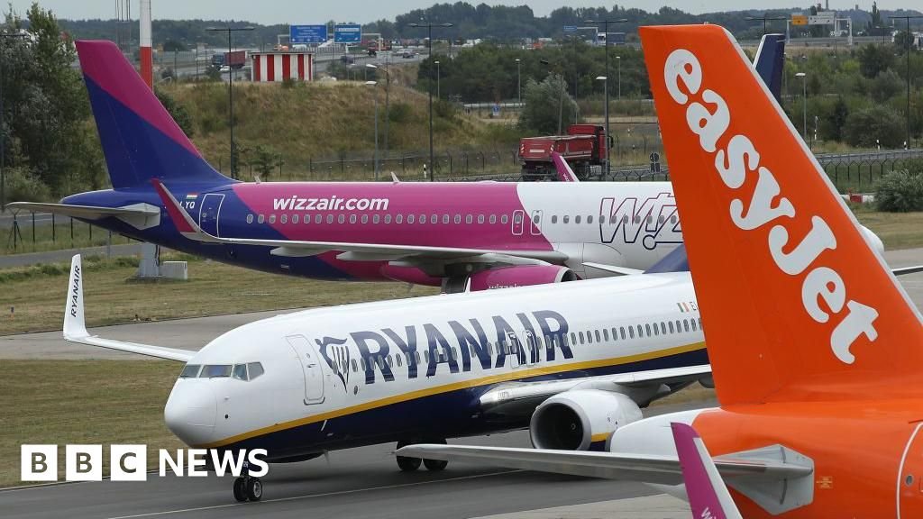 Portable charger problems on flights 'on the rise', watchdog warns - BBC