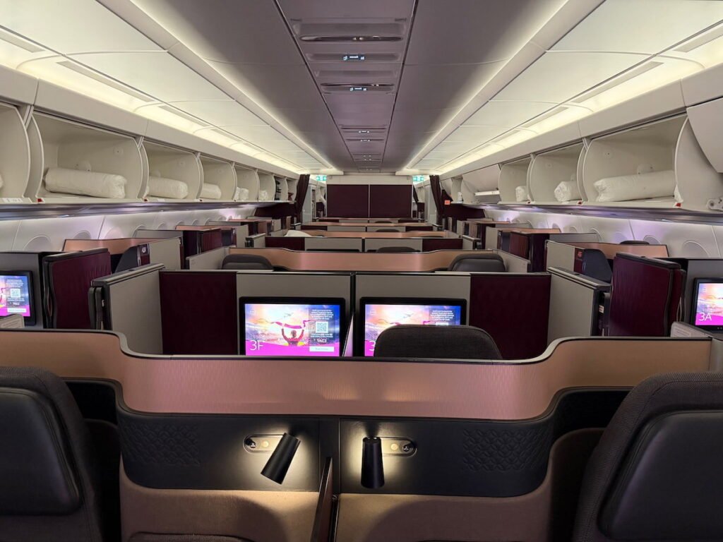 Review: Qatar Airways Qsuites Business Class Airbus A350 (MIA-DOH)