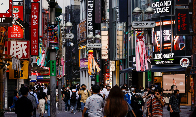 Japan tourist hub, home to world’s busiest pedestrian crossing, imposes spot fine for littering